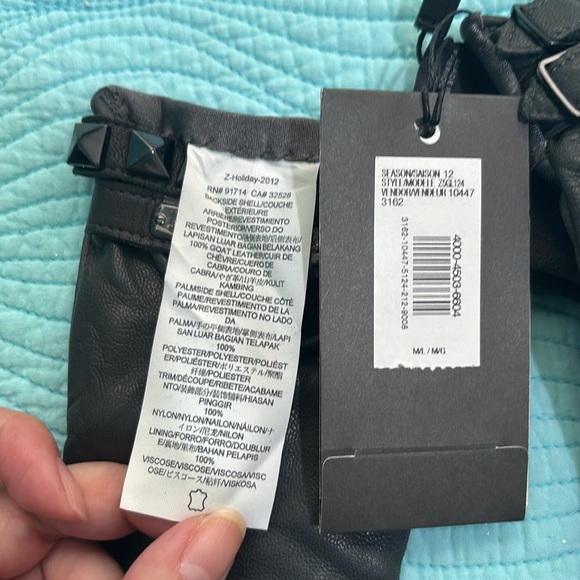 Armani Exchange touchscreen leather/polyester gloves with buckles and studs - Picture 10 of 11